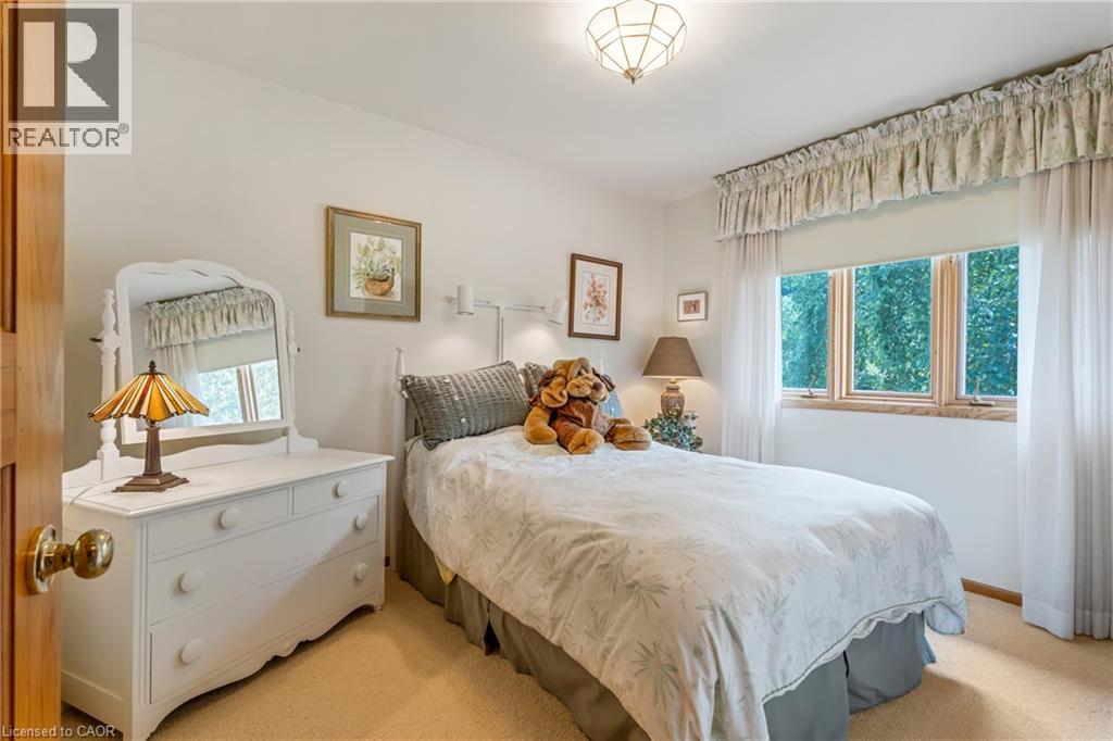 Photo 31 of 13 Leslie Drive, Stoney Creek ON