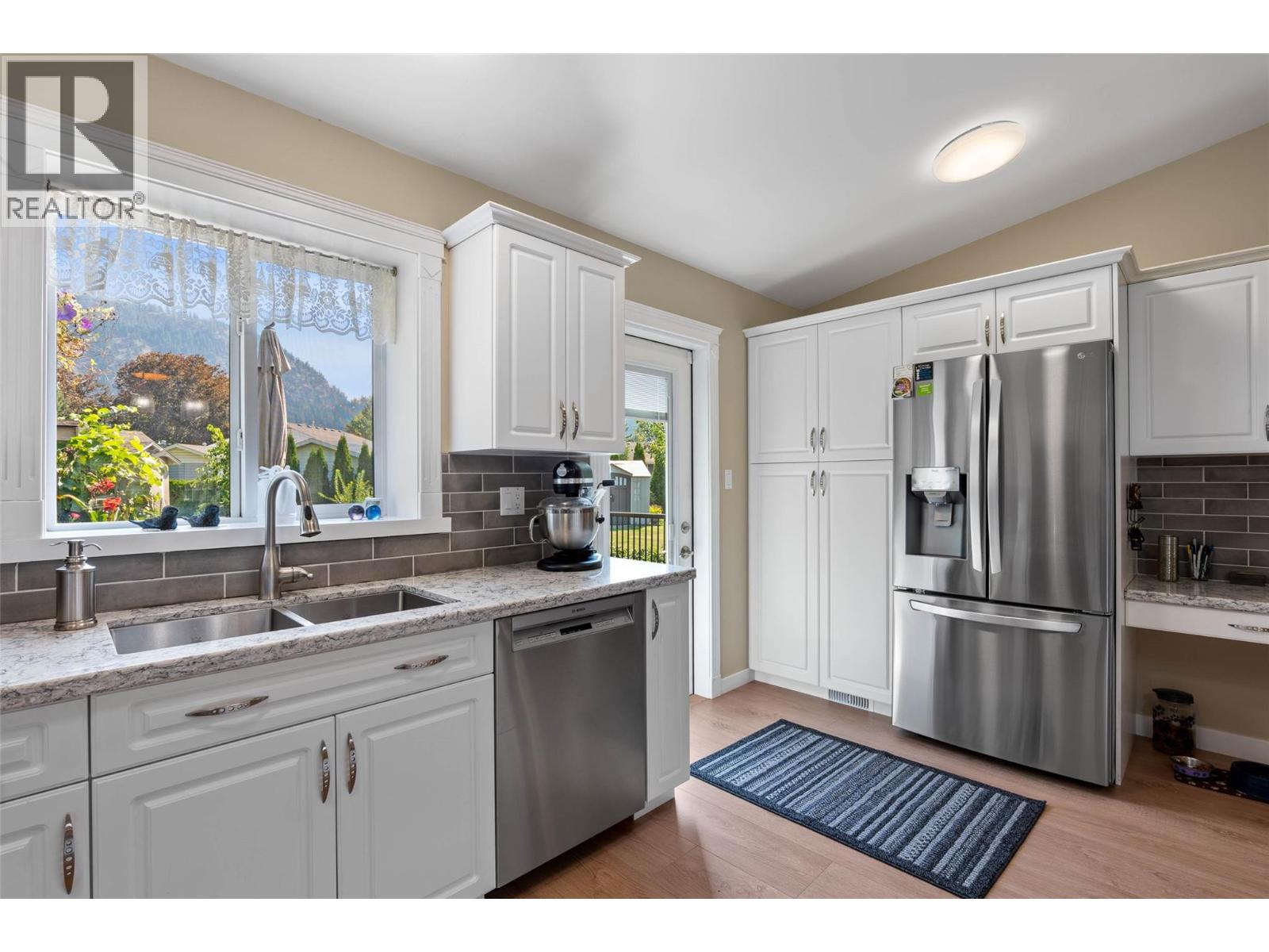 Photo 9 of 351 Juniper Street, Chase BC