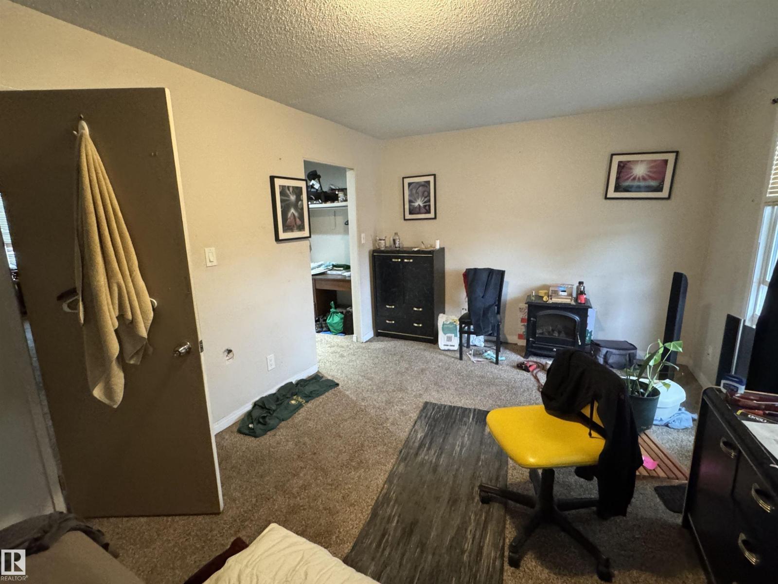 Photo 16 of 3322 116 A Av Nw, Edmonton AB