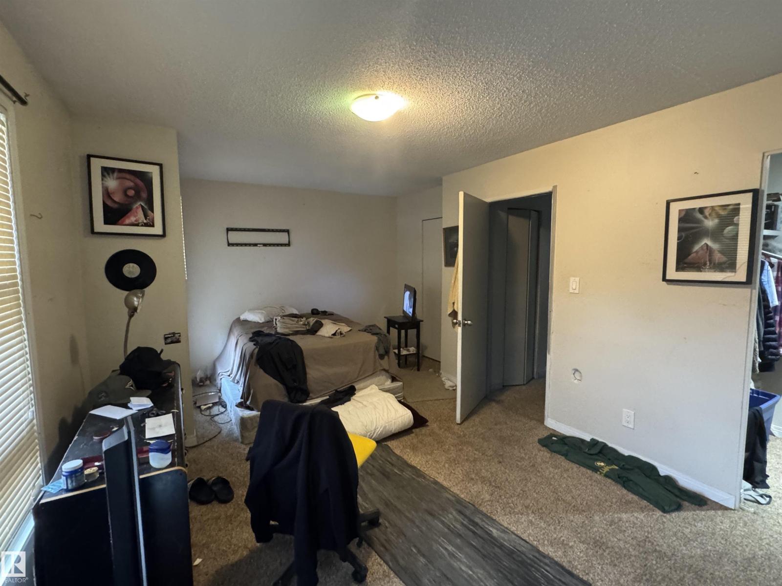 Photo 15 of 3322 116 A Av Nw, Edmonton AB
