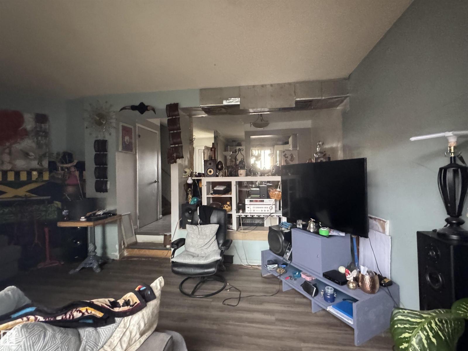 Photo 2 of 3322 116 A Av Nw, Edmonton AB