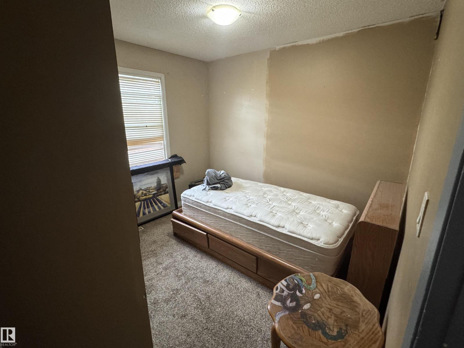 Photo 9 of 3322 116 A Av Nw, Edmonton AB