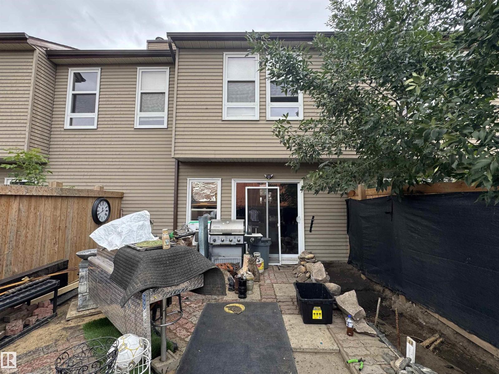 Photo 17 of 3322 116 A Av Nw, Edmonton AB