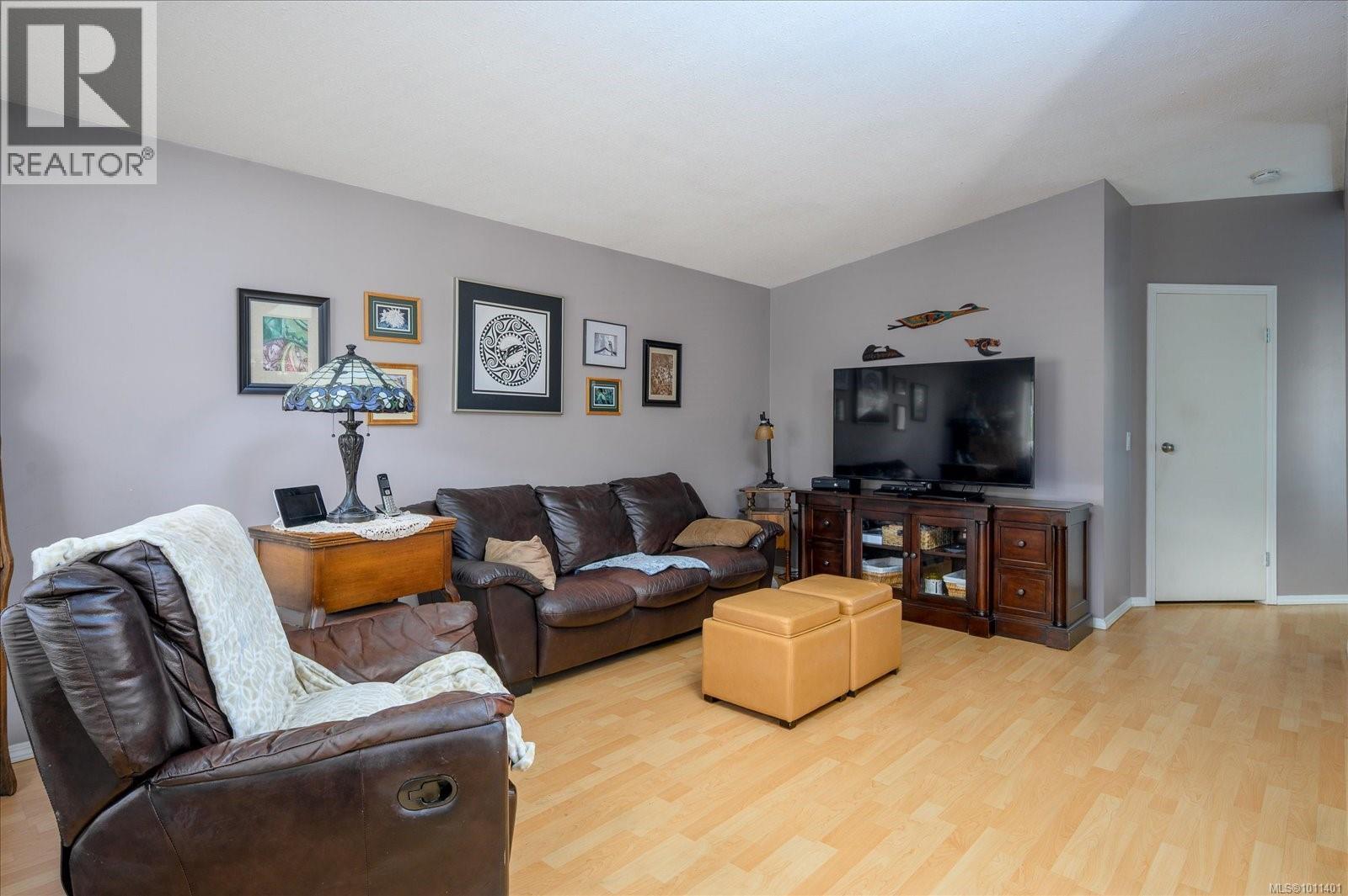 Photo 12 of 1848 Valley Oak Dr, Nanaimo BC