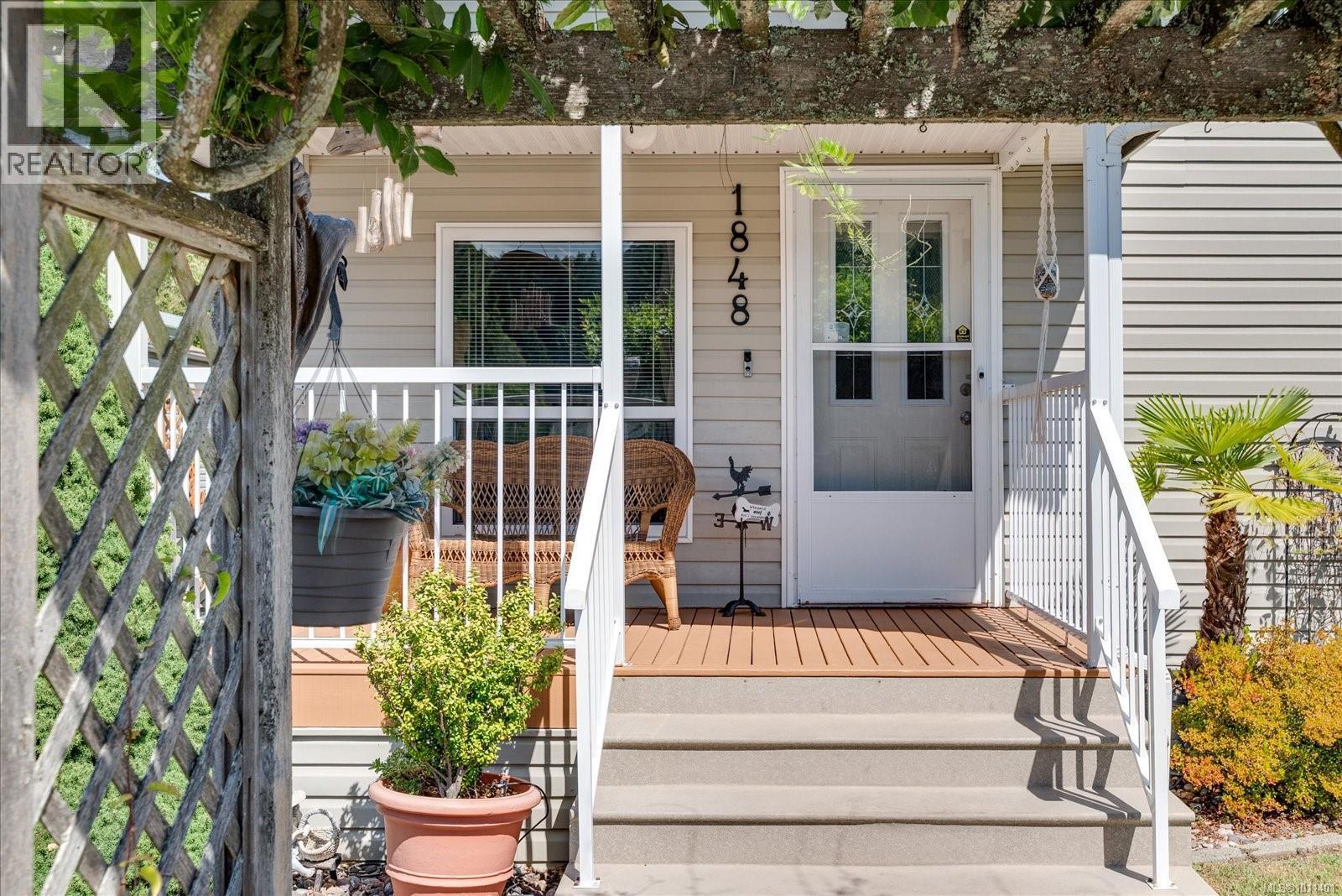 Photo 3 of 1848 Valley Oak Dr, Nanaimo BC