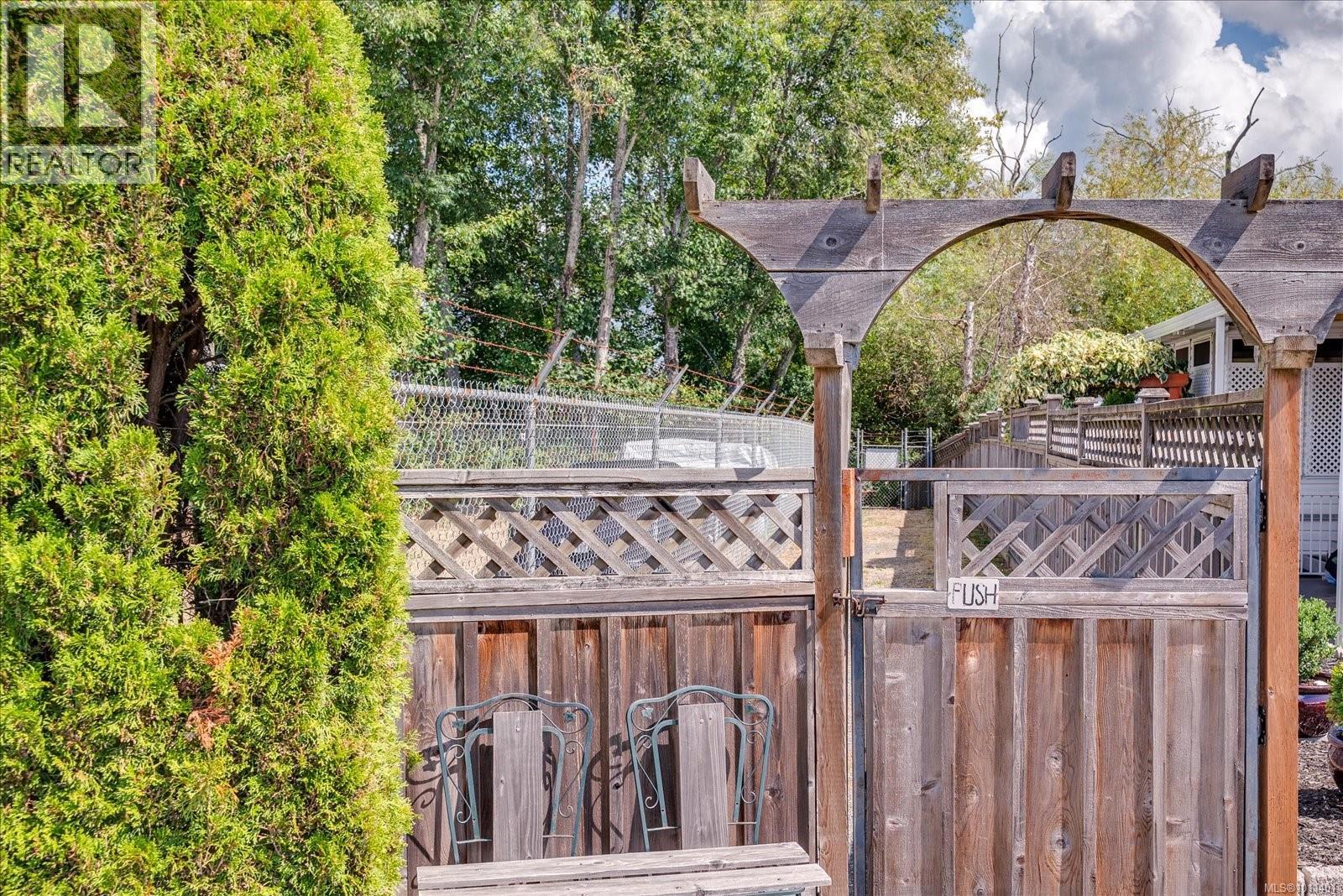 Photo 40 of 1848 Valley Oak Dr, Nanaimo BC