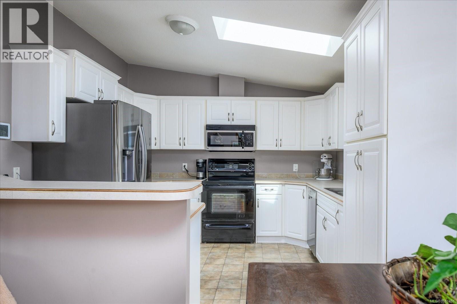 Photo 8 of 1848 Valley Oak Dr, Nanaimo BC