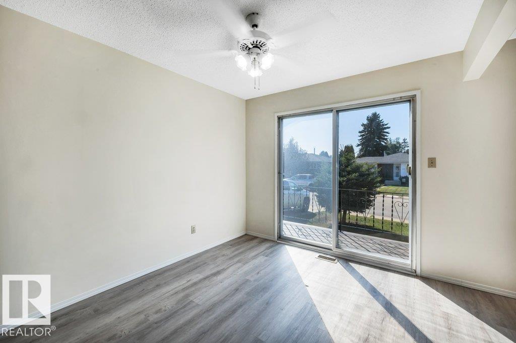 Photo 12 of 2131 79 St Nw Nw, Edmonton AB