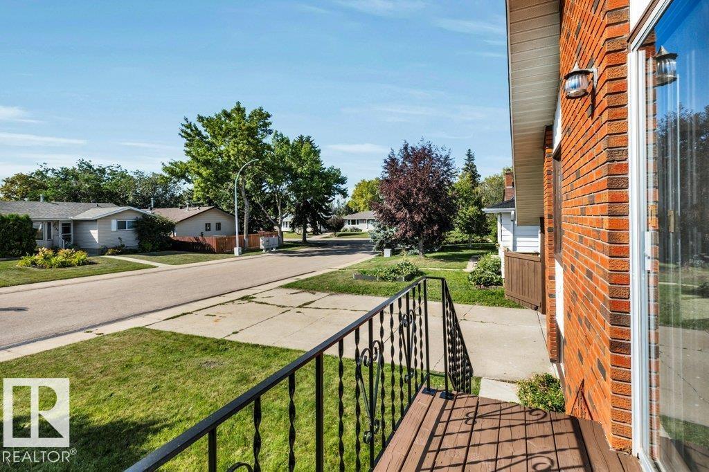 Photo 15 of 2131 79 St Nw Nw, Edmonton AB
