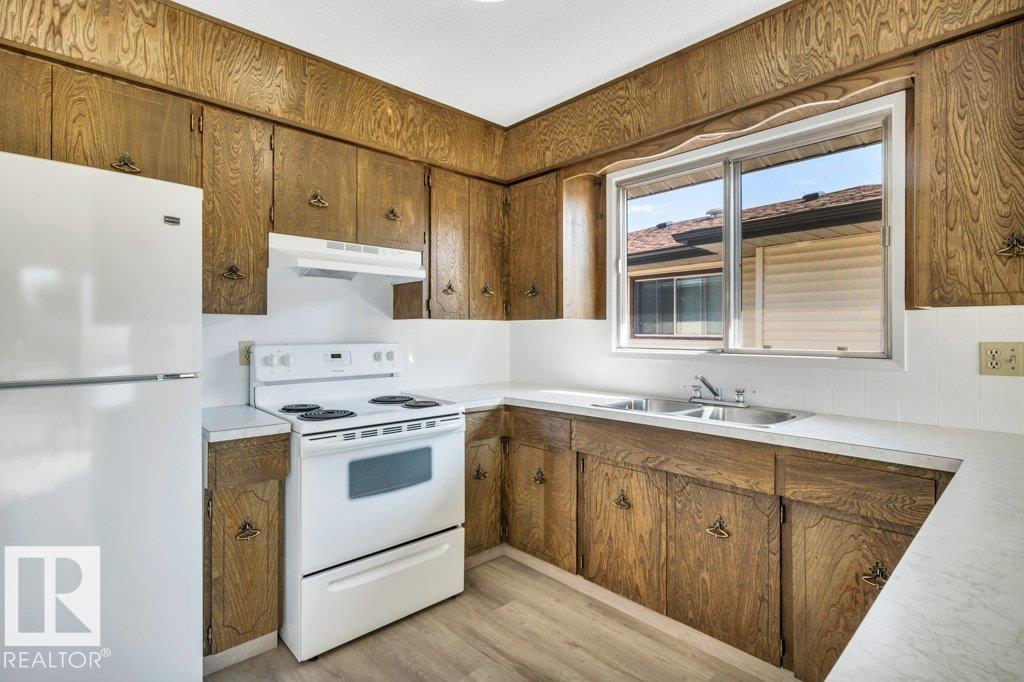 Photo 18 of 2131 79 St Nw Nw, Edmonton AB