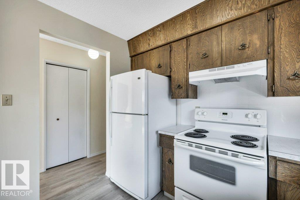 Photo 20 of 2131 79 St Nw Nw, Edmonton AB
