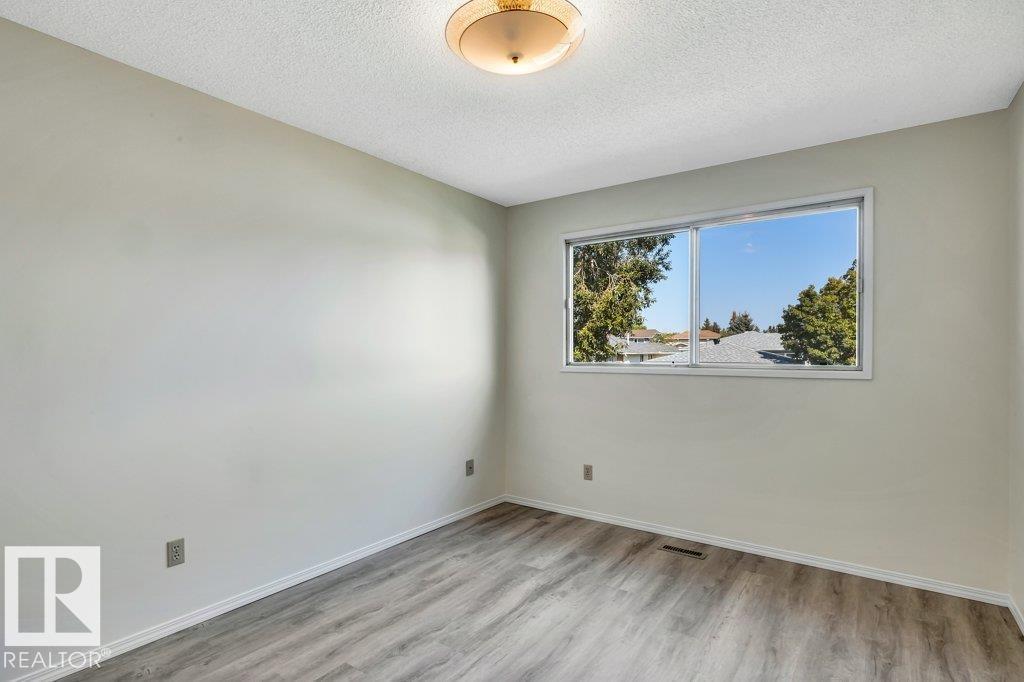 Photo 21 of 2131 79 St Nw Nw, Edmonton AB