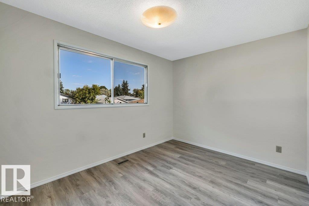 Photo 25 of 2131 79 St Nw Nw, Edmonton AB