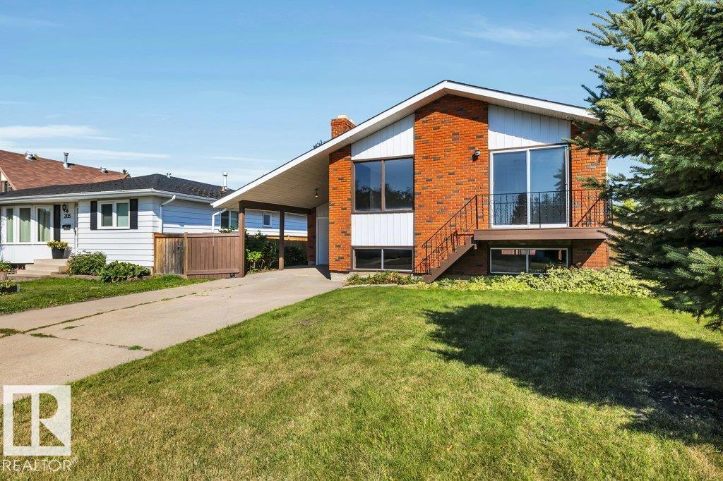 Photo 3 of 2131 79 St Nw Nw, Edmonton AB