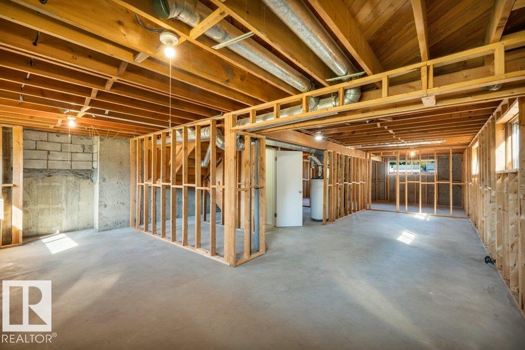 Photo 31 of 2131 79 St Nw Nw, Edmonton AB