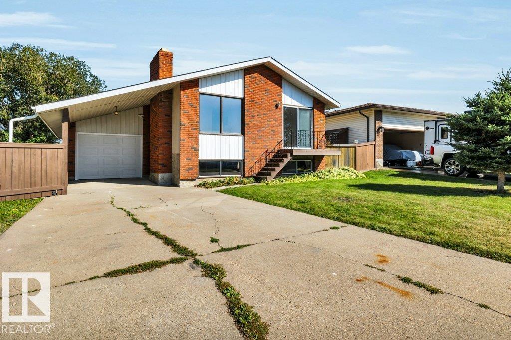 Photo 4 of 2131 79 St Nw Nw, Edmonton AB