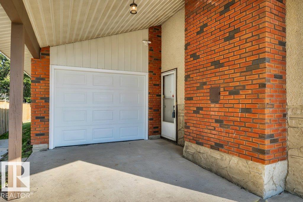 Photo 5 of 2131 79 St Nw Nw, Edmonton AB