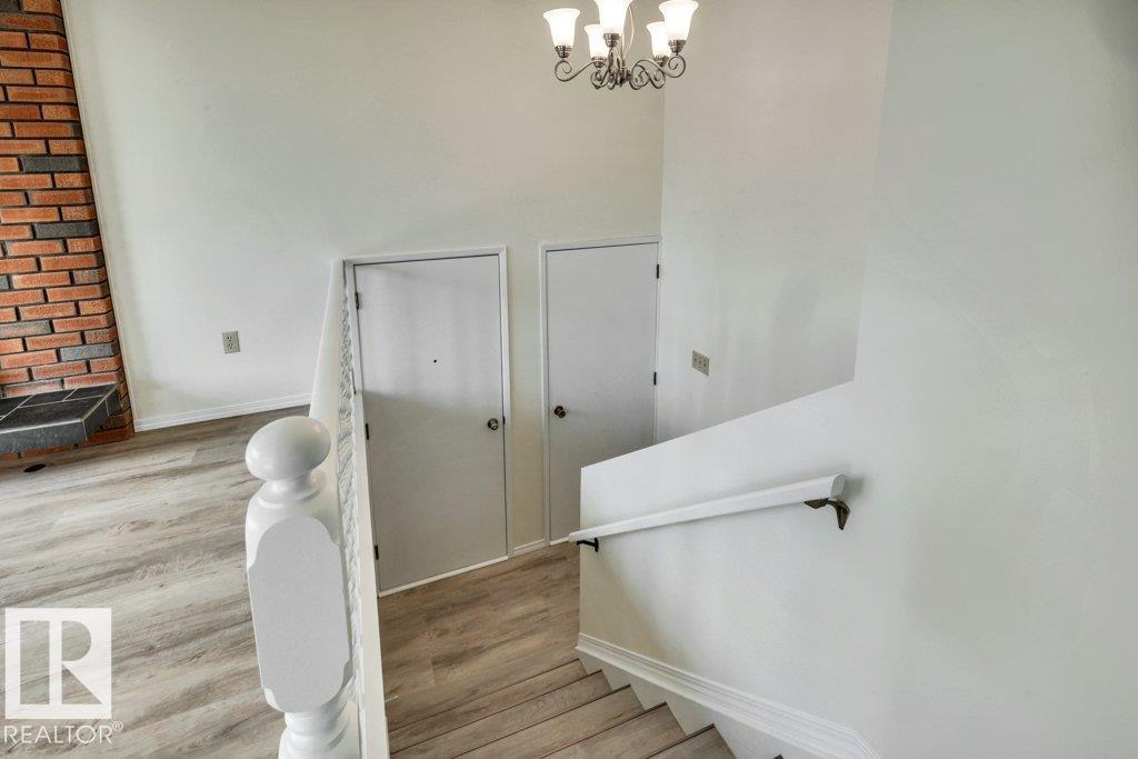 Photo 7 of 2131 79 St Nw Nw, Edmonton AB