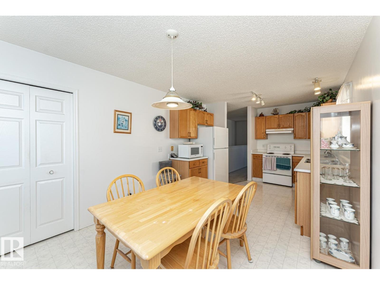 Photo 11 of 15019 128 St Nw, Edmonton AB