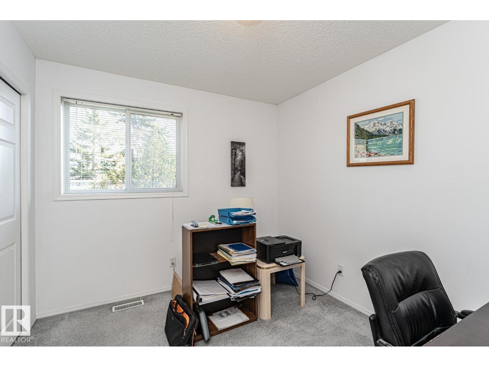 Photo 16 of 15019 128 St Nw, Edmonton AB
