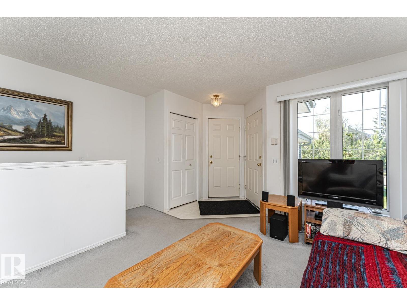 Photo 4 of 15019 128 St Nw, Edmonton AB