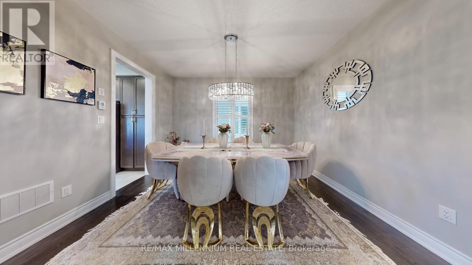 Photo 10 of 845 Langford Boulevard, Bradford West Gwillimbury ON