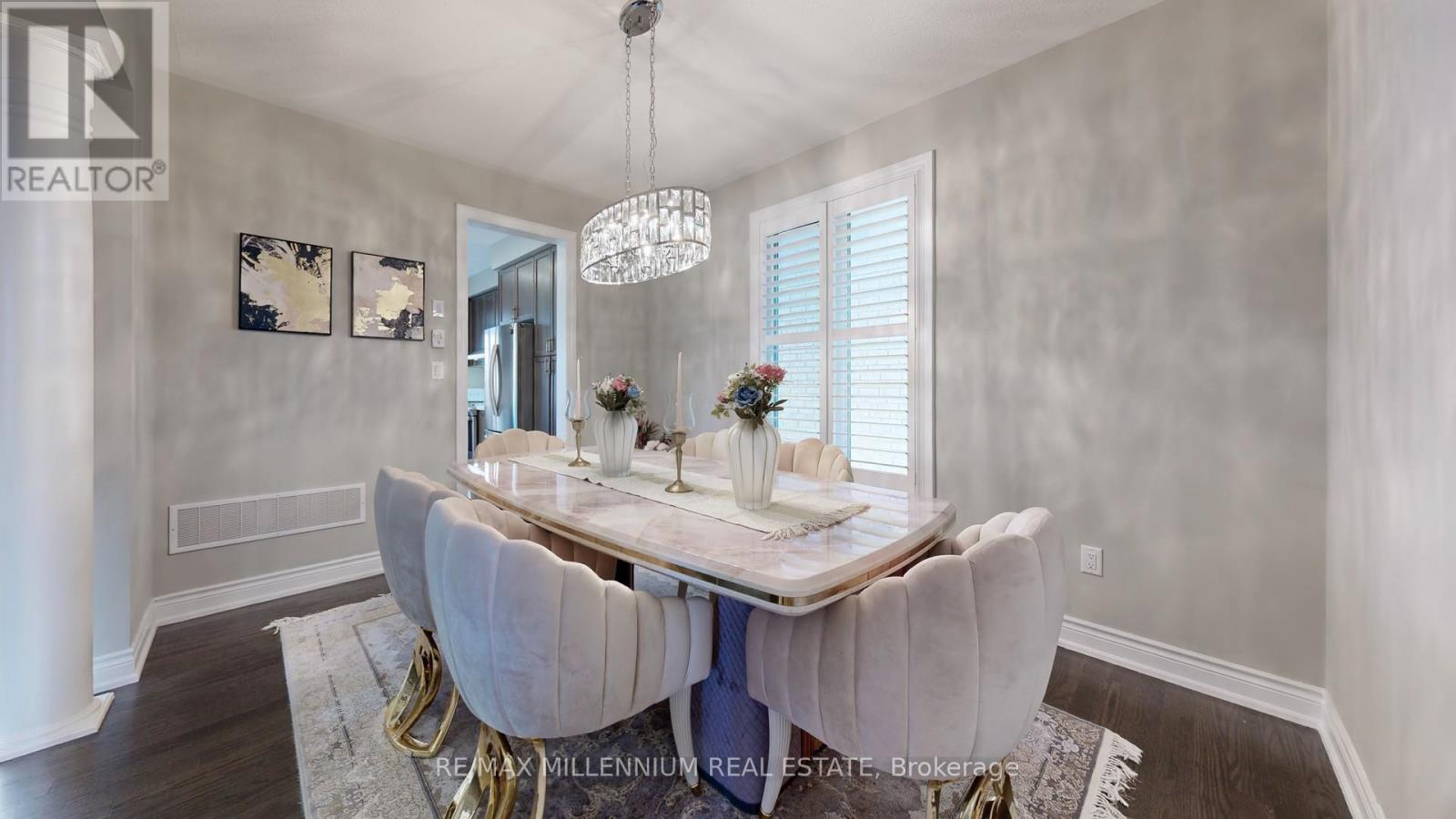 Photo 11 of 845 Langford Boulevard, Bradford West Gwillimbury ON