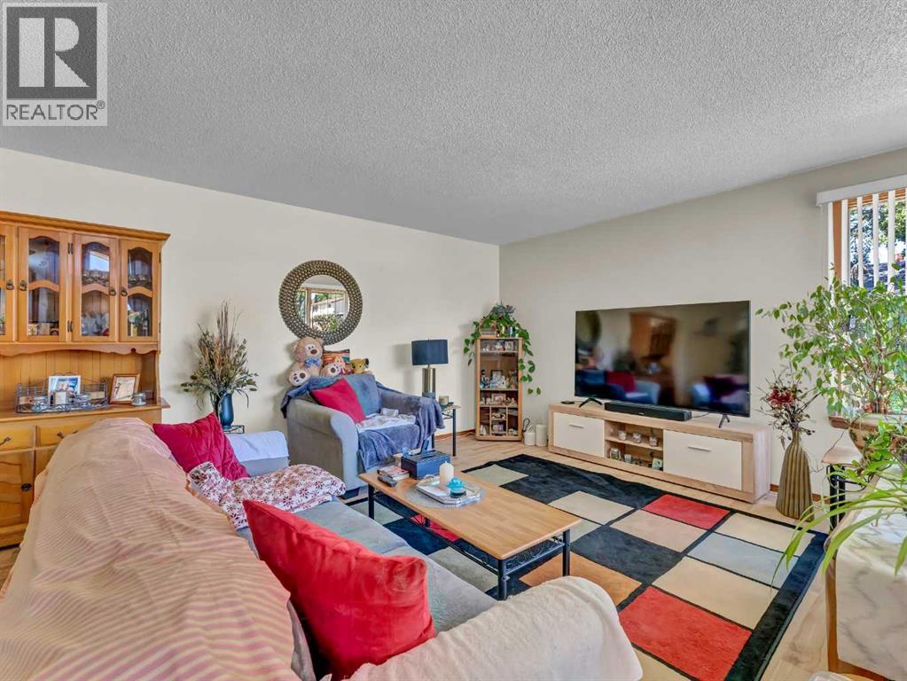 Photo 12 of 1702 15 Avenue Se, Medicine Hat AB