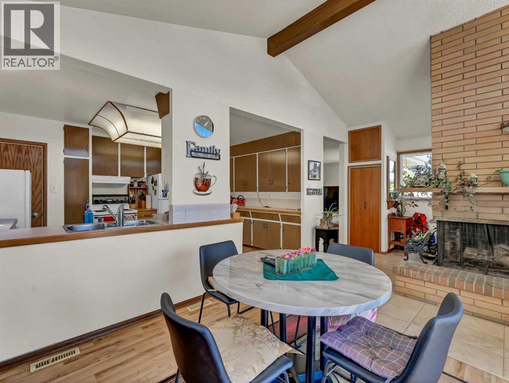 Photo 18 of 1702 15 Avenue Se, Medicine Hat AB
