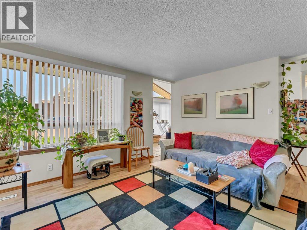 Photo 14 of 1702 15 Avenue Se, Medicine Hat AB