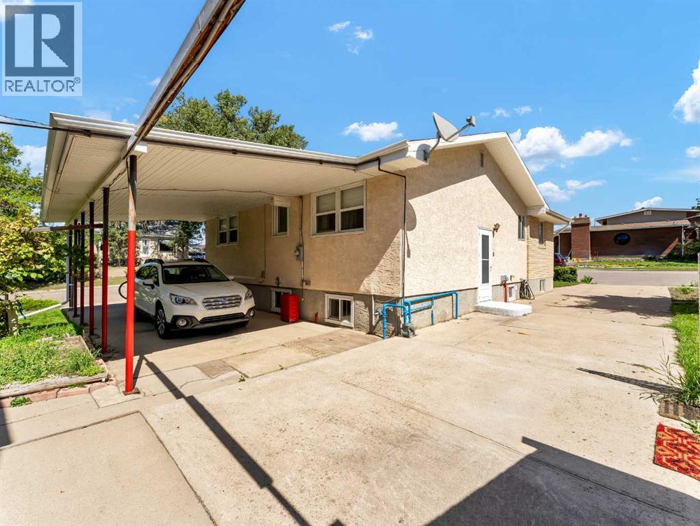 Photo 8 of 1702 15 Avenue Se, Medicine Hat AB