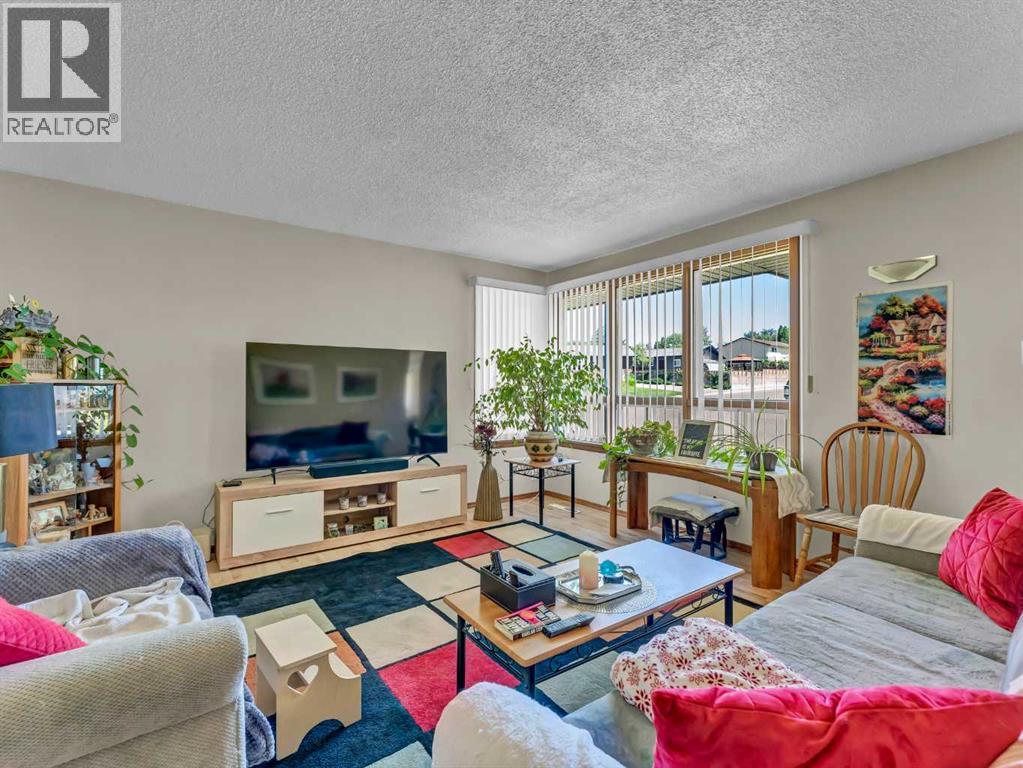 Photo 13 of 1702 15 Avenue Se, Medicine Hat AB