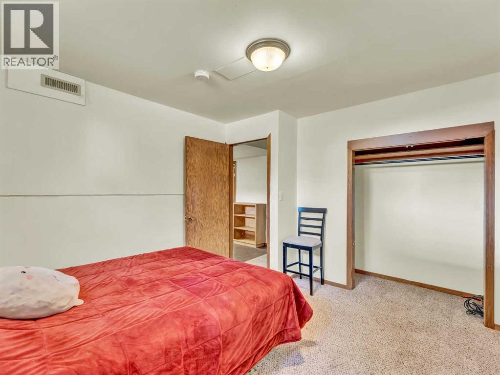 Photo 37 of 1702 15 Avenue Se, Medicine Hat AB