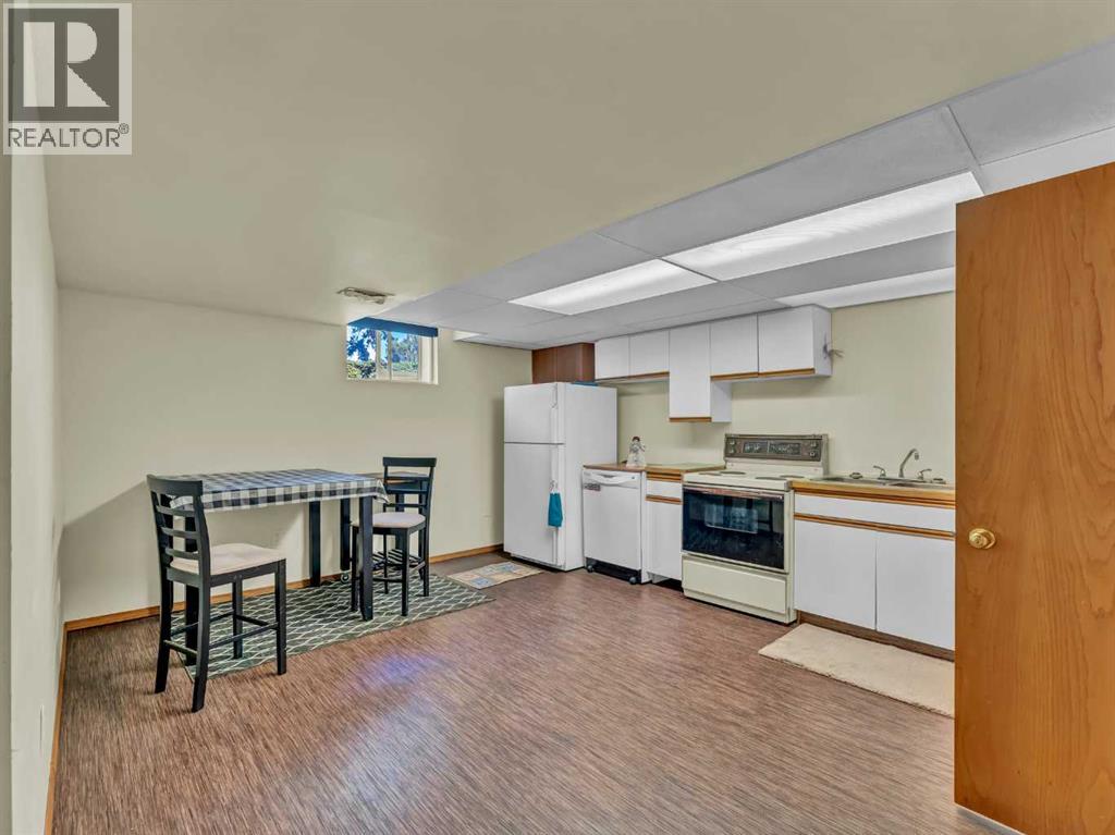 Photo 41 of 1702 15 Avenue Se, Medicine Hat AB