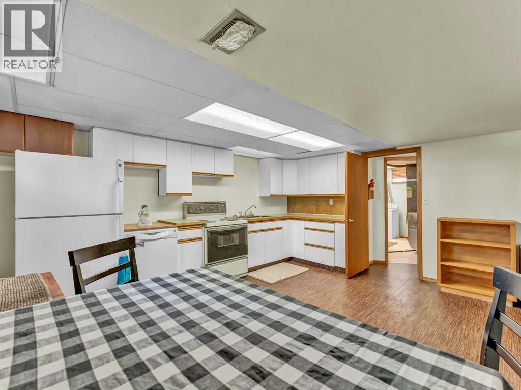 Photo 32 of 1702 15 Avenue Se, Medicine Hat AB