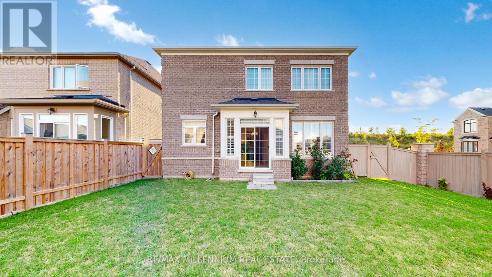 Photo 47 of 845 Langford Boulevard, Bradford West Gwillimbury ON