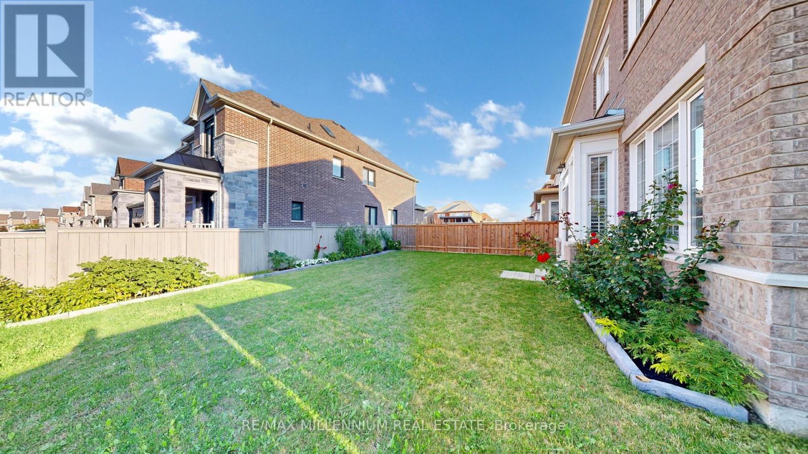 Photo 50 of 845 Langford Boulevard, Bradford West Gwillimbury ON