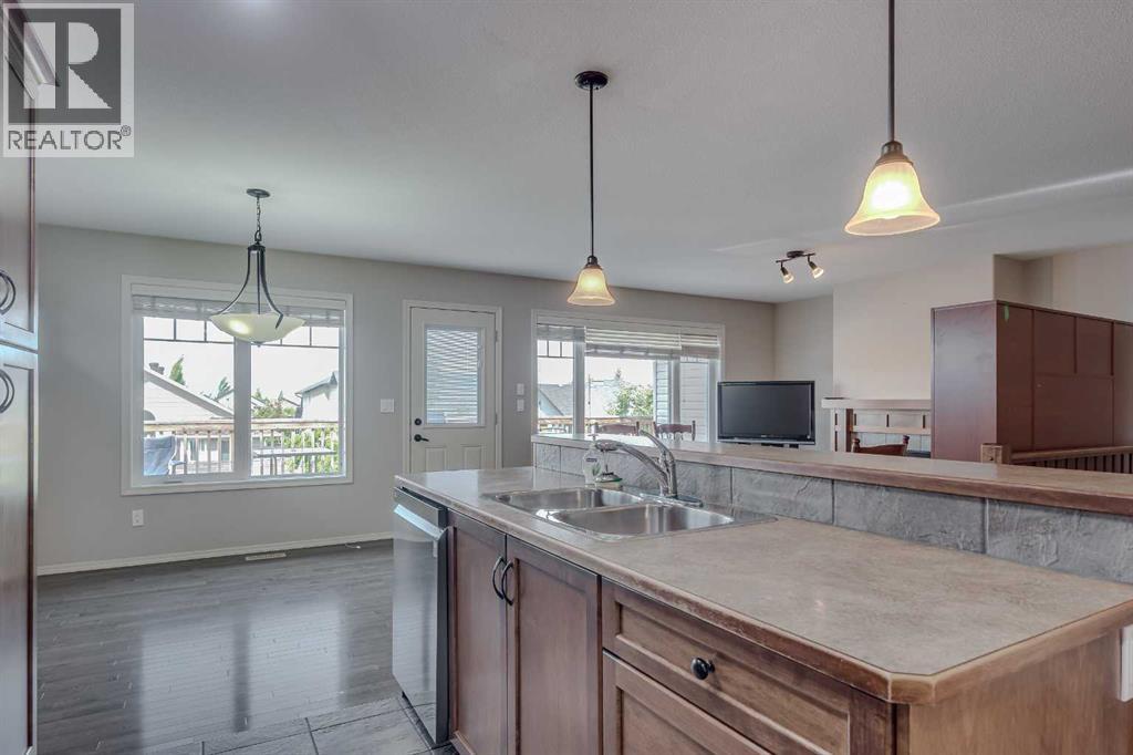 Photo 12 of 56 Illingworth Close, Red Deer AB