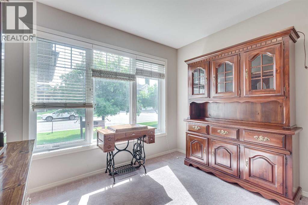 Photo 7 of 56 Illingworth Close, Red Deer AB