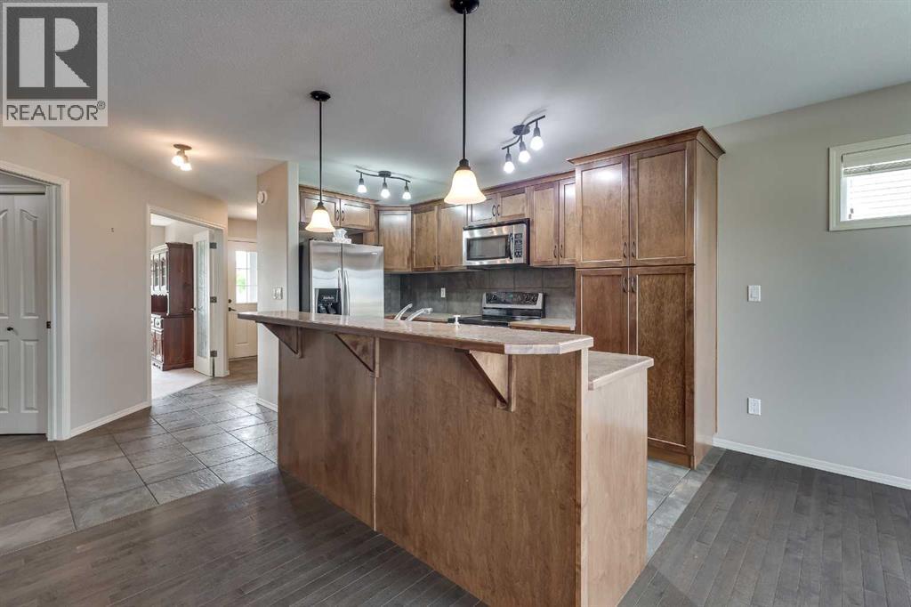 Photo 10 of 56 Illingworth Close, Red Deer AB