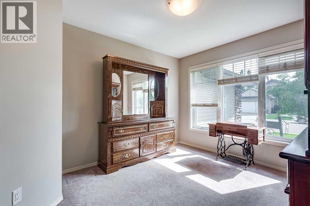 Photo 6 of 56 Illingworth Close, Red Deer AB
