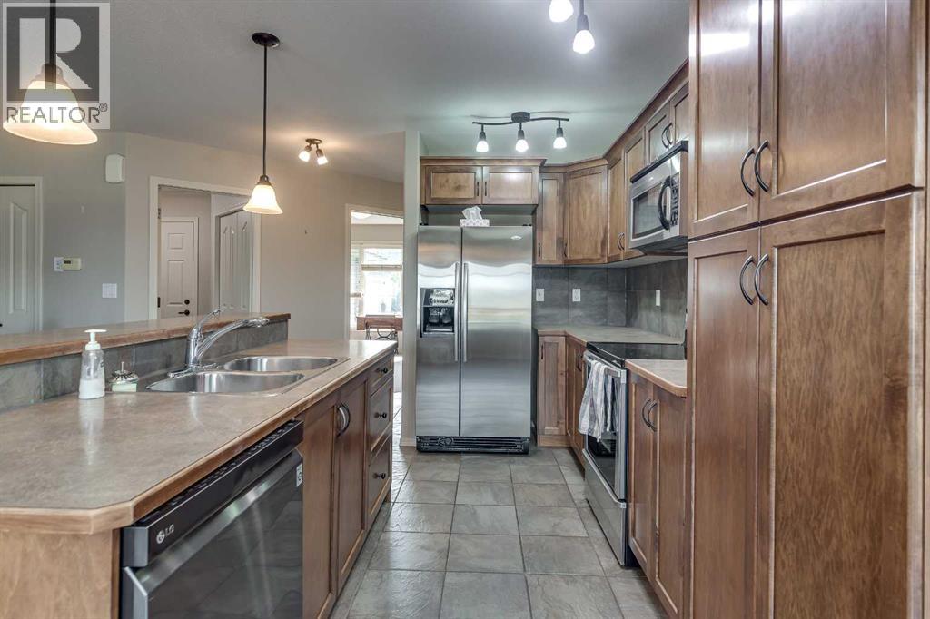 Photo 11 of 56 Illingworth Close, Red Deer AB