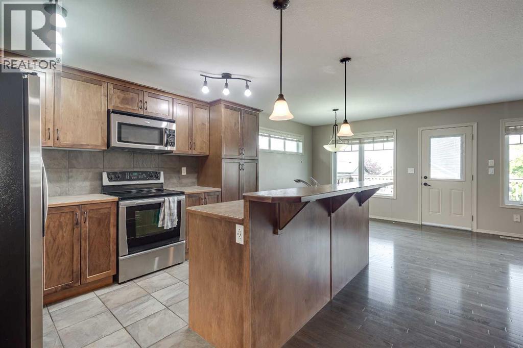 Photo 9 of 56 Illingworth Close, Red Deer AB