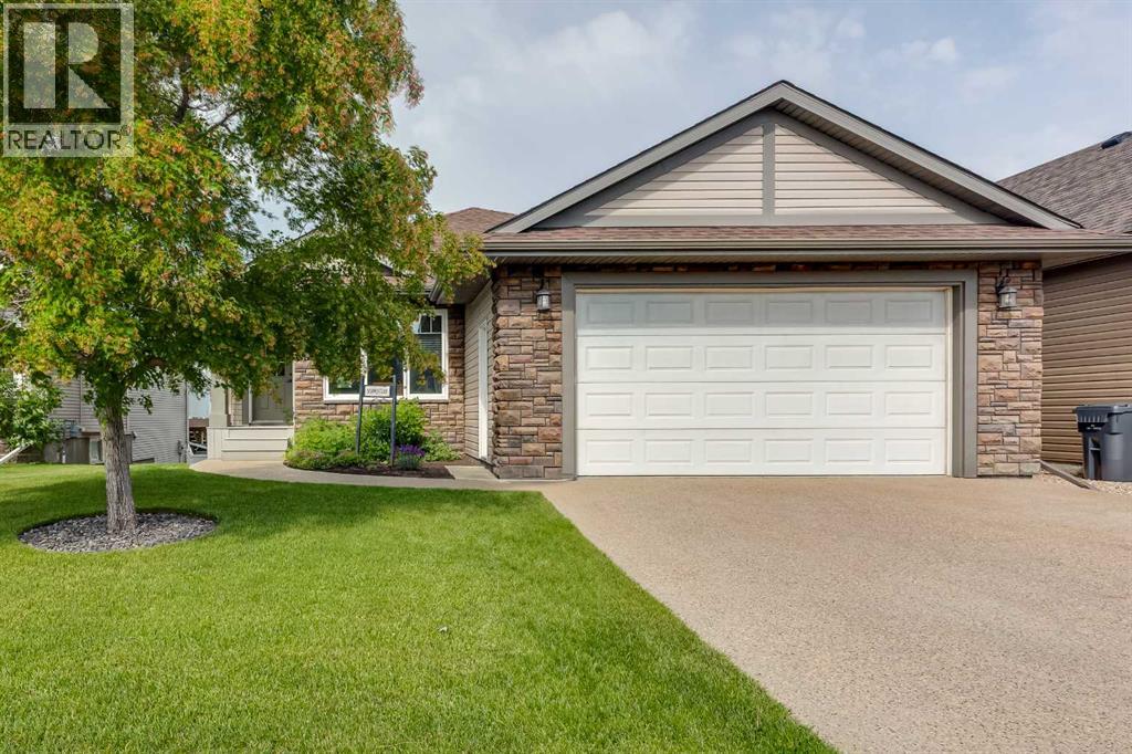Photo 2 of 56 Illingworth Close, Red Deer AB