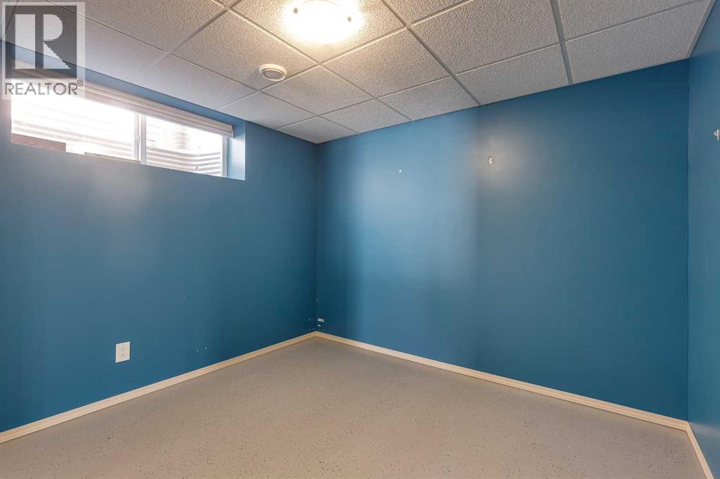 Photo 37 of 56 Illingworth Close, Red Deer AB
