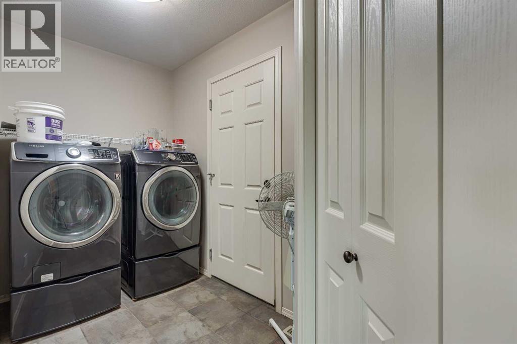 Photo 29 of 56 Illingworth Close, Red Deer AB
