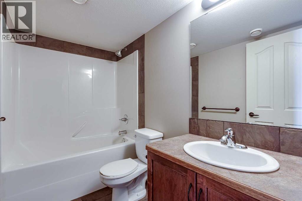 Photo 35 of 56 Illingworth Close, Red Deer AB