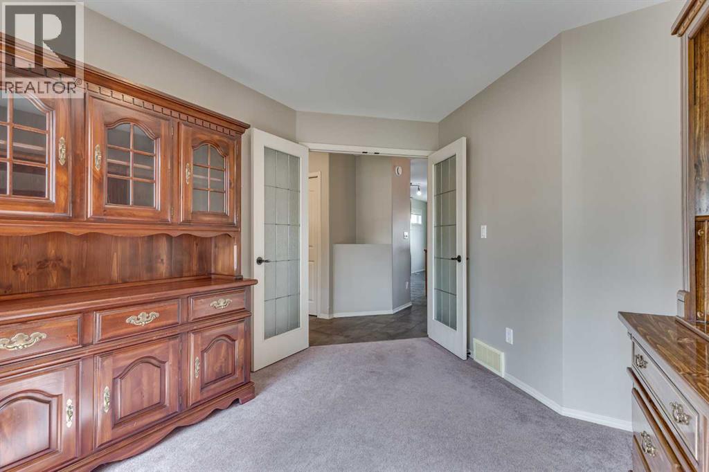 Photo 8 of 56 Illingworth Close, Red Deer AB