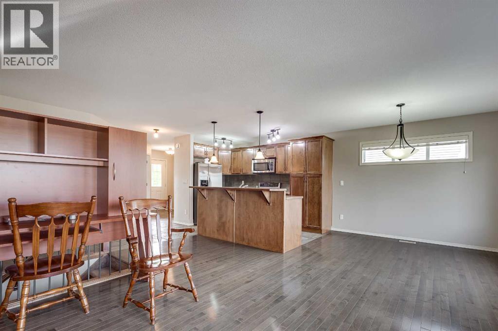 Photo 18 of 56 Illingworth Close, Red Deer AB