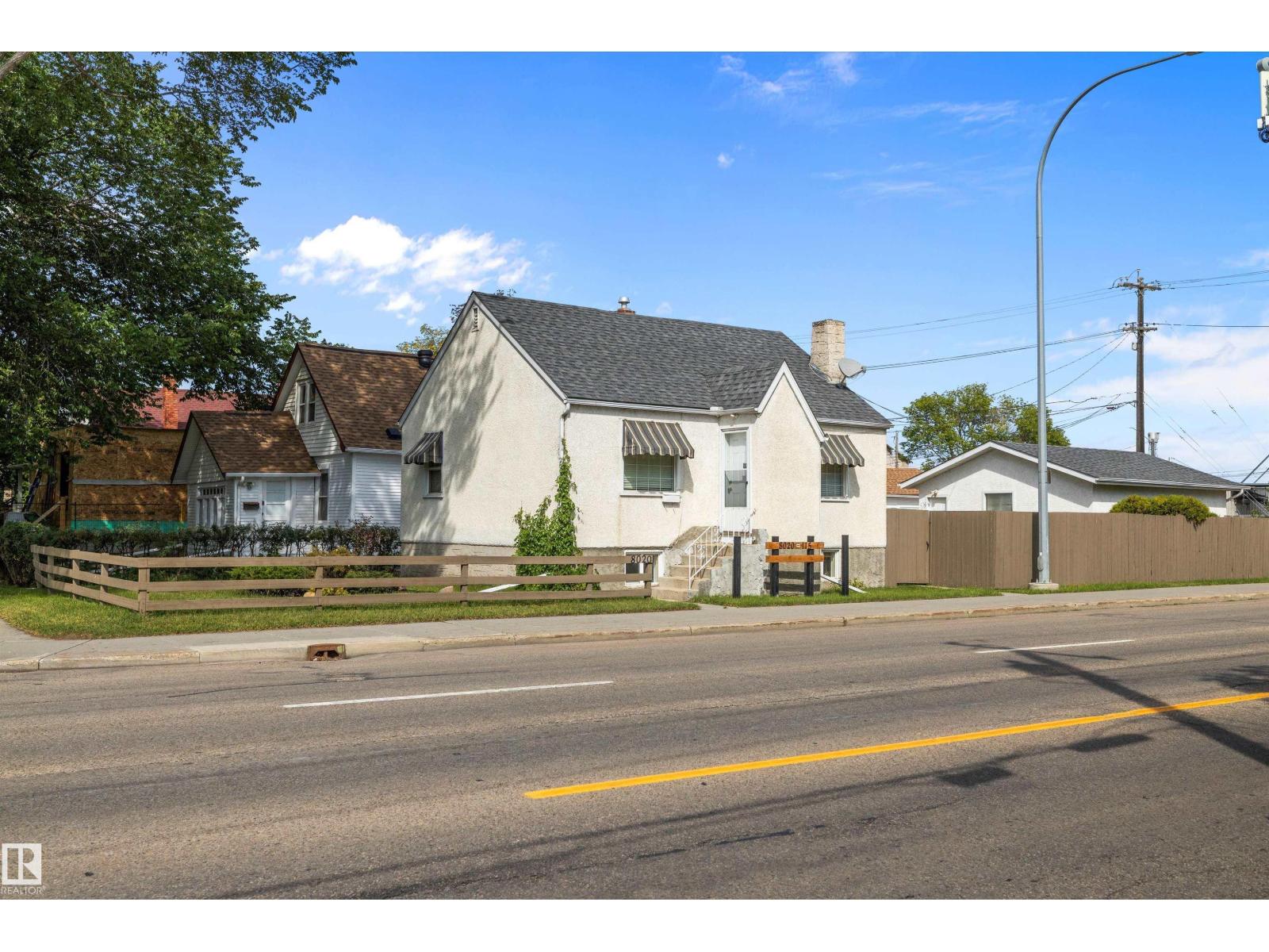 Photo 2 of 8020 115 Av Nw, Edmonton AB